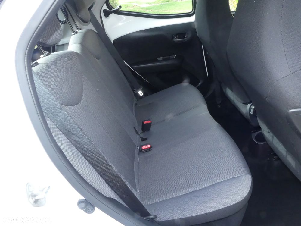 Toyota Aygo x-play - 22