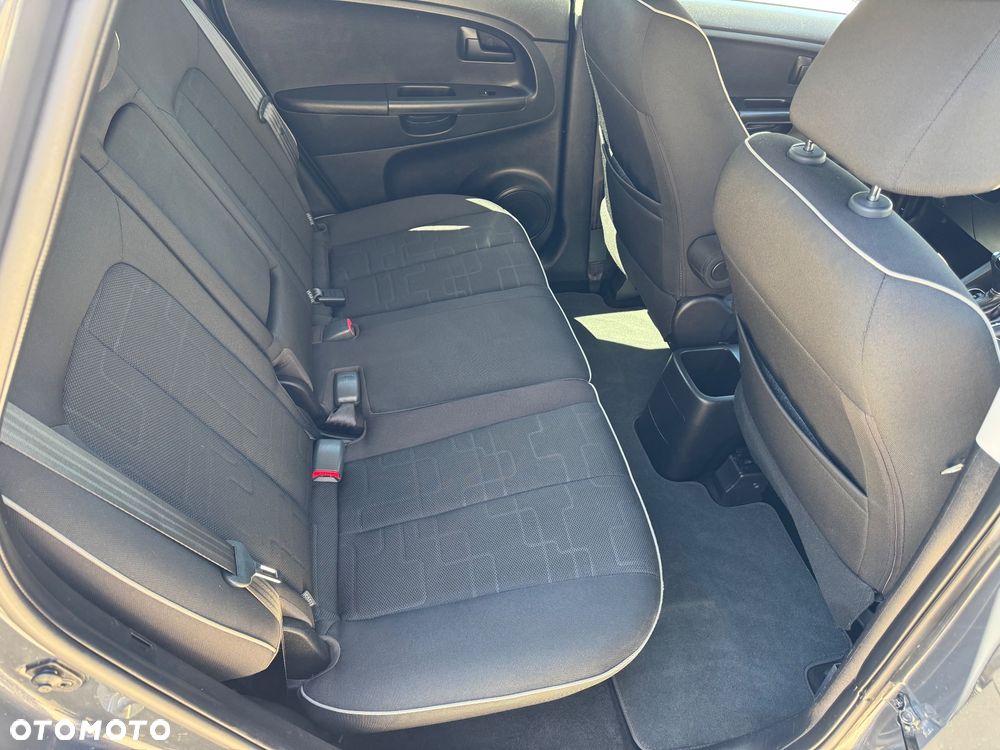 Kia Venga 1.6 CVVT Automatik Dream-Team Edition - 37