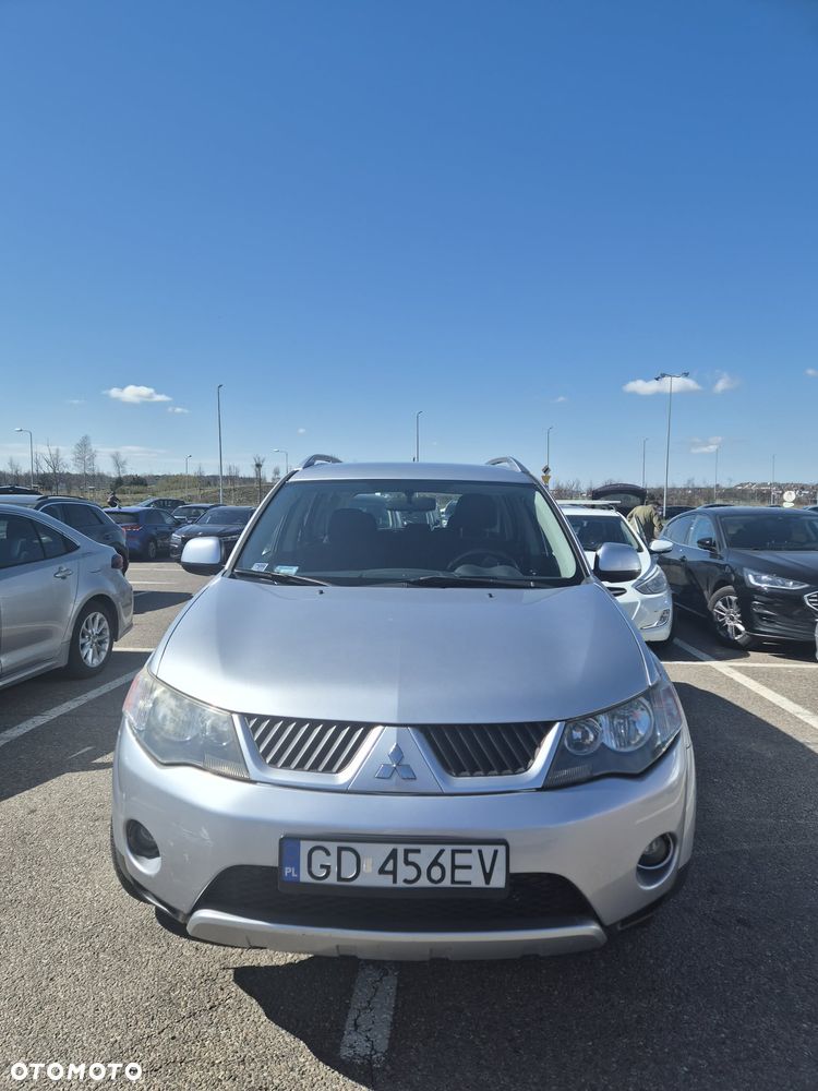 Mitsubishi Outlander 2.0 DID Instyle - 4