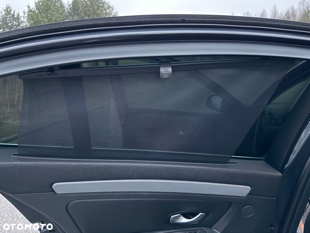 Renault Laguna dCi 150 FAP Start-Stop Dynamique - 19