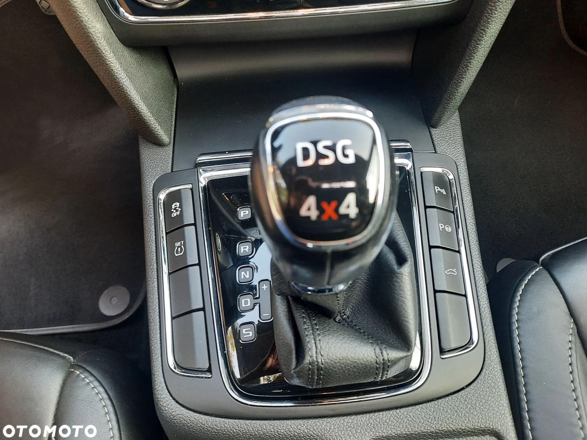 Skoda Superb 2.0 TDI 4x4 Platinum DSG - 24