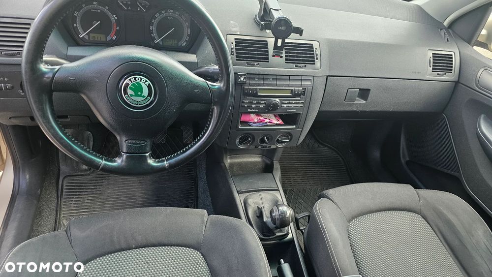 Skoda Fabia 1.4 16V Sportline - 7
