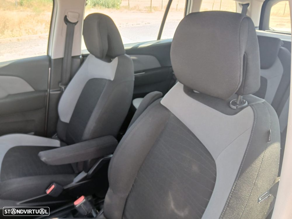 Citroën C4 Grand Picasso 1.6 e-HDi Intensive ETG6 J17 - 11