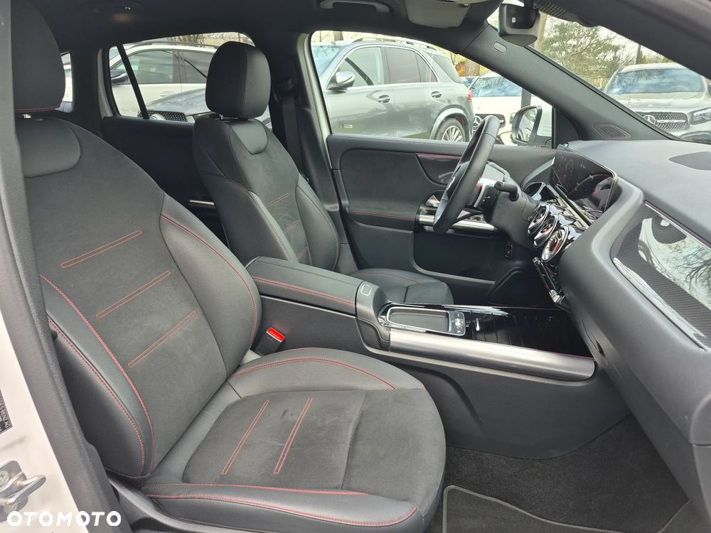 Mercedes-Benz GLA 200 AMG Line - 26