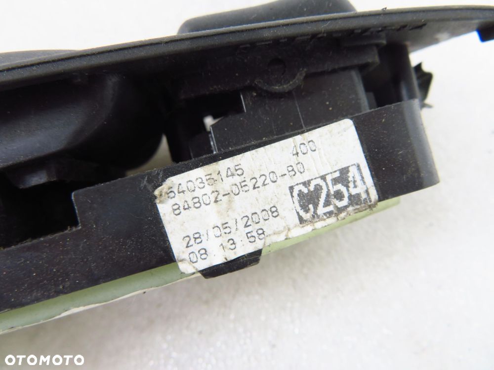 PANEL SZYB TOYOTA AVENSIS T25 8480205210B0 - 2