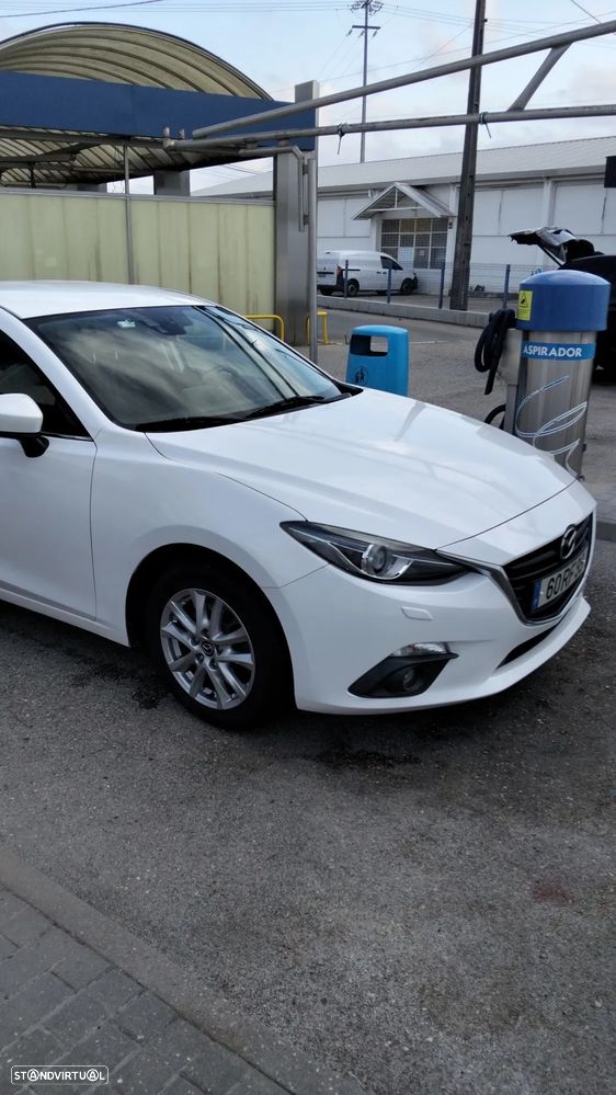 Mazda 3 Sedan - 12
