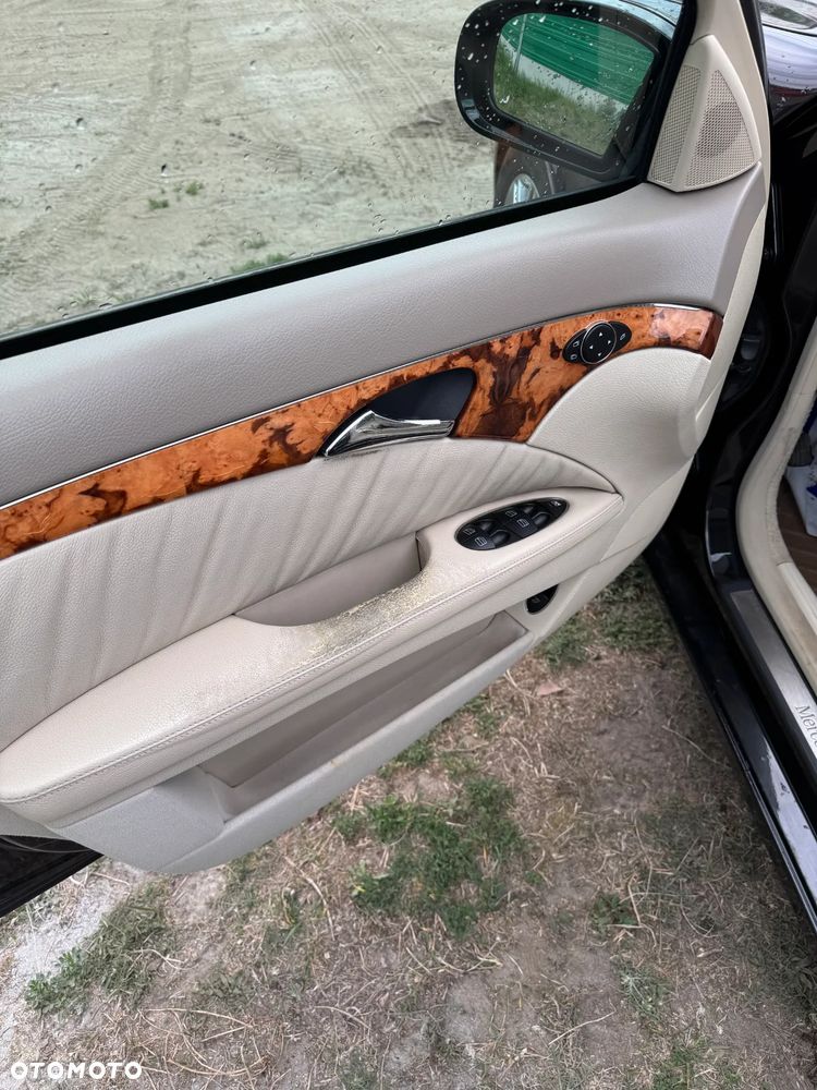 Mercedes-Benz Klasa E 200 Kompressor T Avantgarde - 13