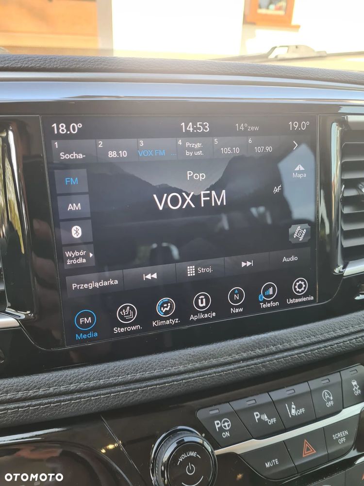 Chrysler Pacifica - 7