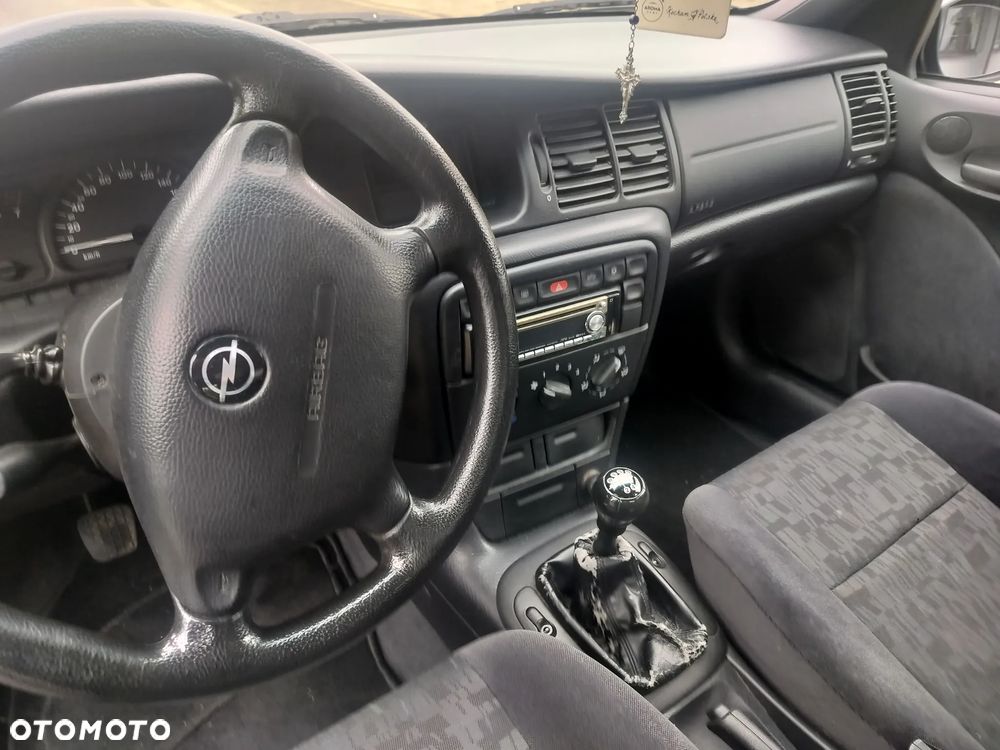 Opel Vectra - 6
