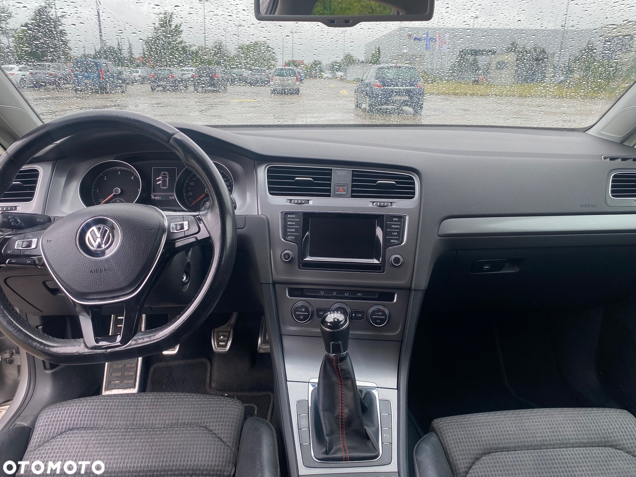Volkswagen Golf 1.6 TDI DPF Comfortline - 8