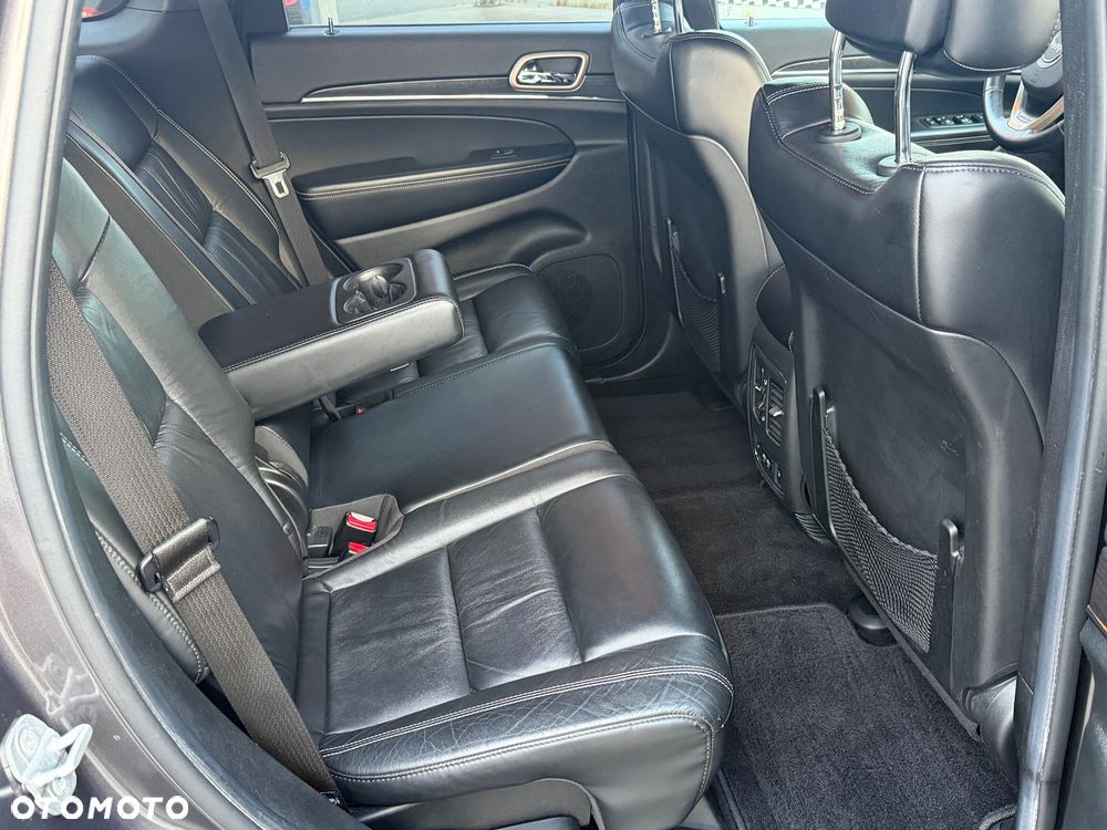 Jeep Grand Cherokee - 30