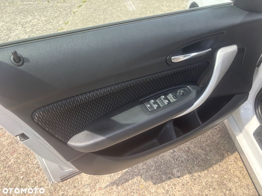 BMW Seria 1 116i Sport Line - 32