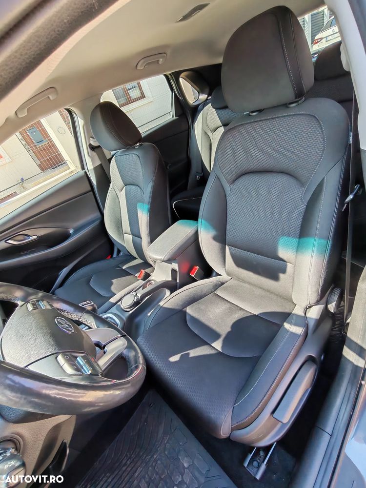 Hyundai i30 1.4 100CP 5DR M/T Highway - 7