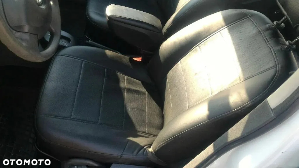 Nissan Almera - 6