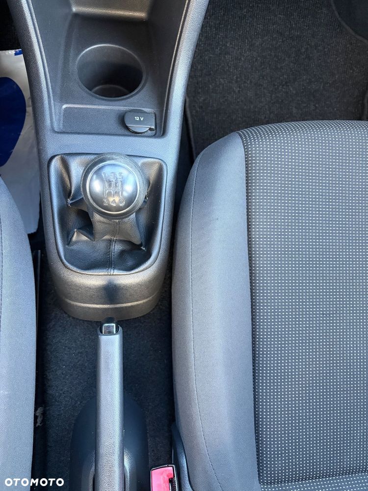Volkswagen up! take - 16