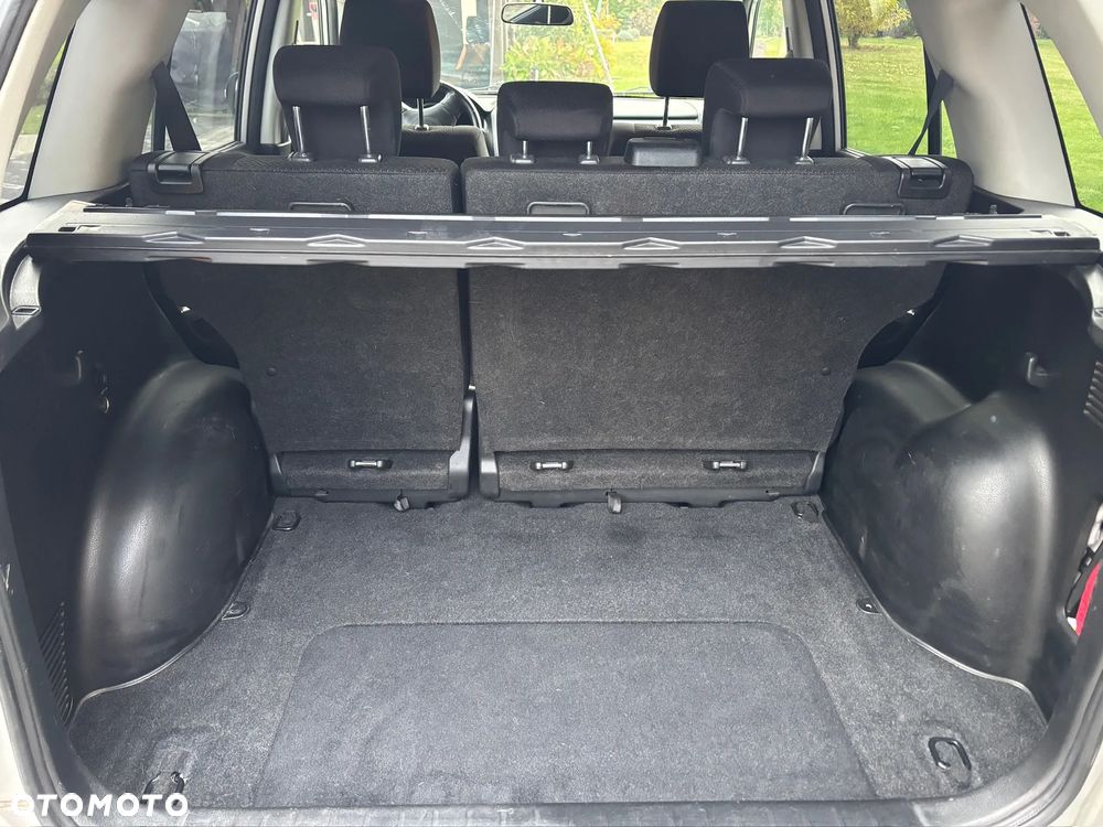 Suzuki Grand Vitara 2.4 De Luxe - 12