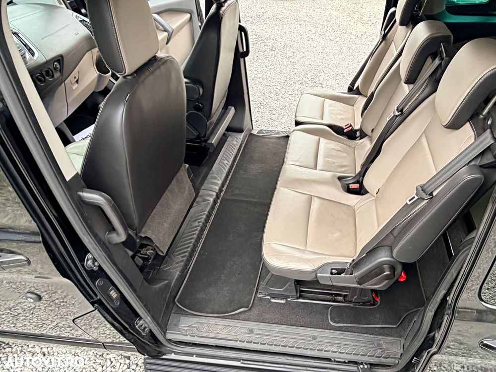 Ford Tourneo Custom 300 L2H1 VA Titanium - 19