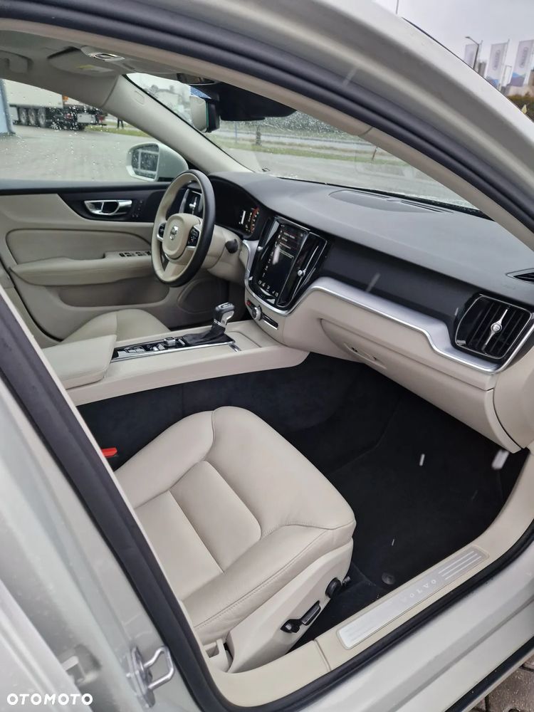 Volvo S60 T5 Momentum Pro - 10