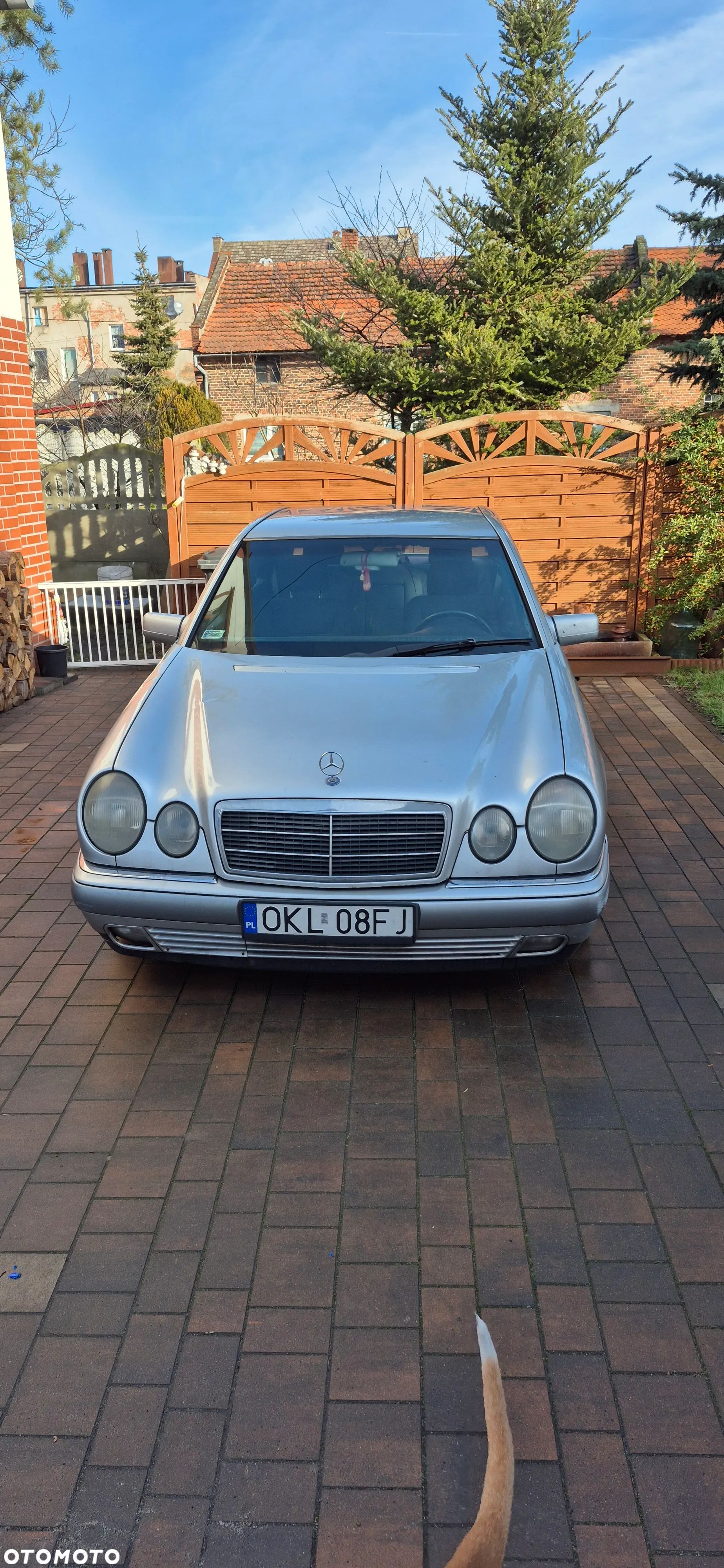 Mercedes-Benz Klasa E 200 T - 1