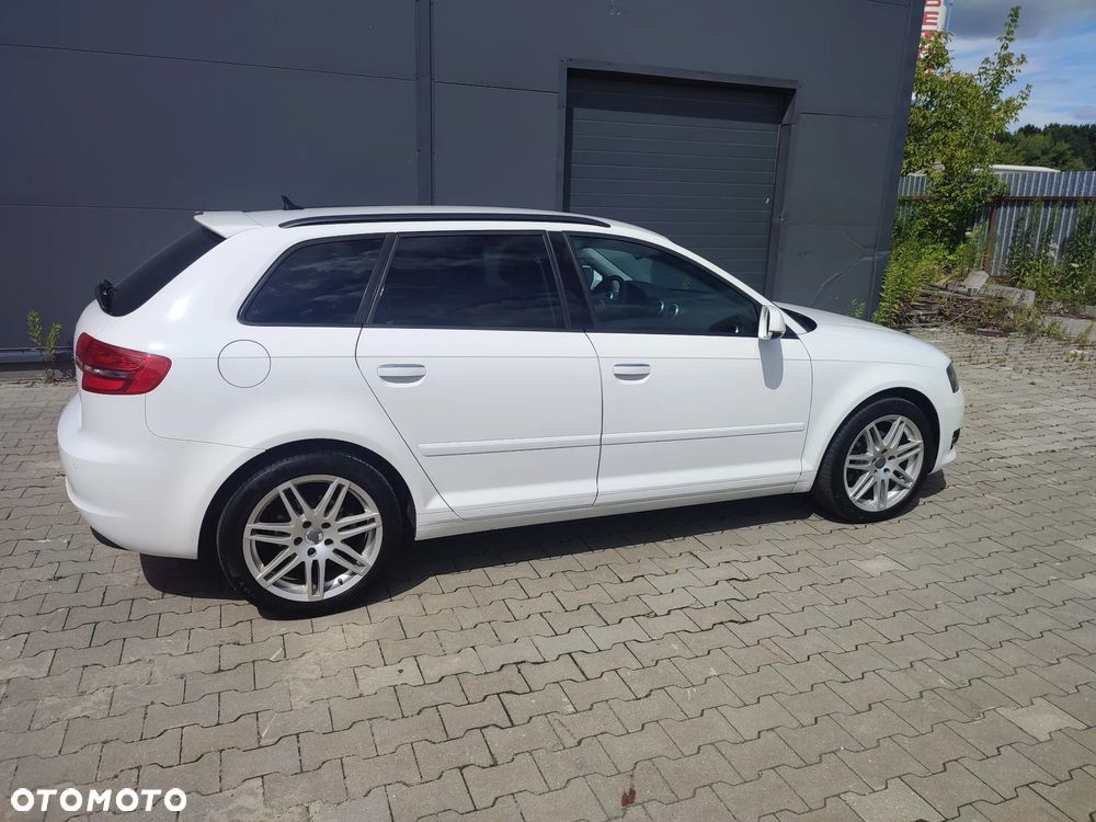 Audi A3 Sportback 1.6 TDI Ambiente - 4