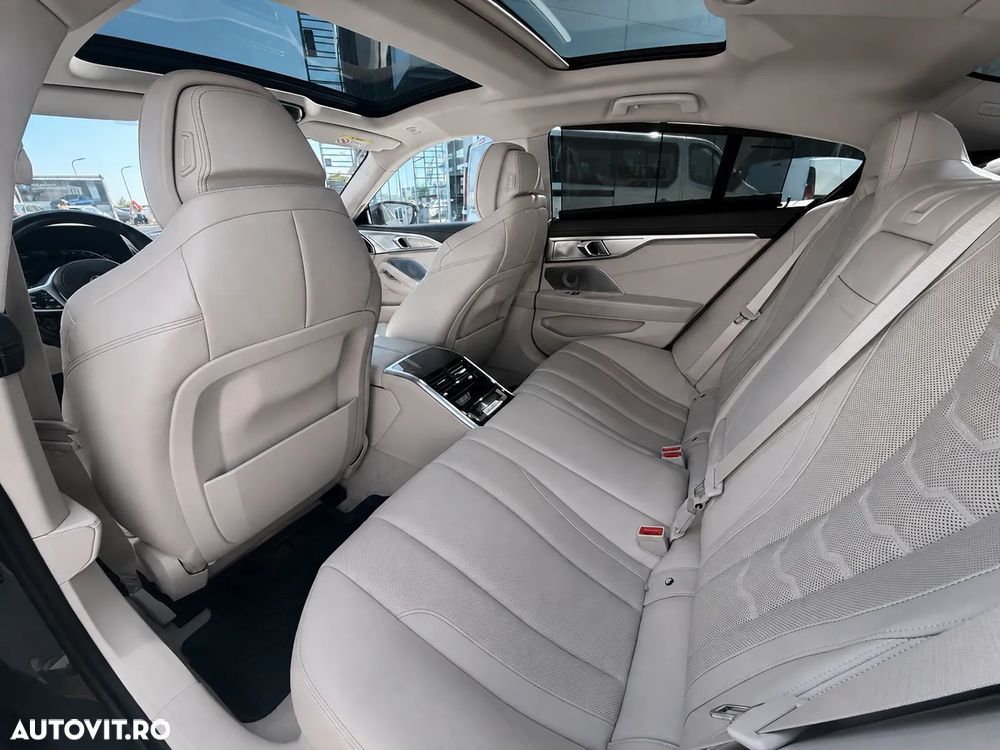 BMW Seria 8 840i xDrive AT - 12