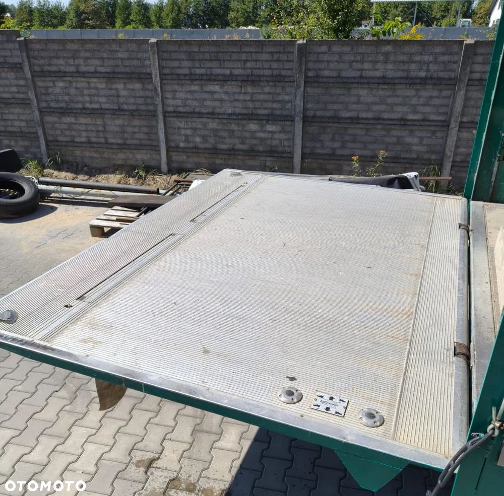 Zabudowa paka firanka winda PALFINGER - 18