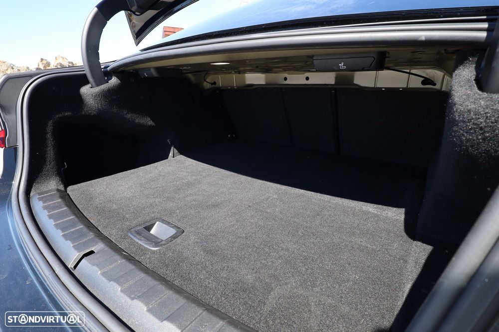 BMW 320 e Corporate Edition Auto - 34