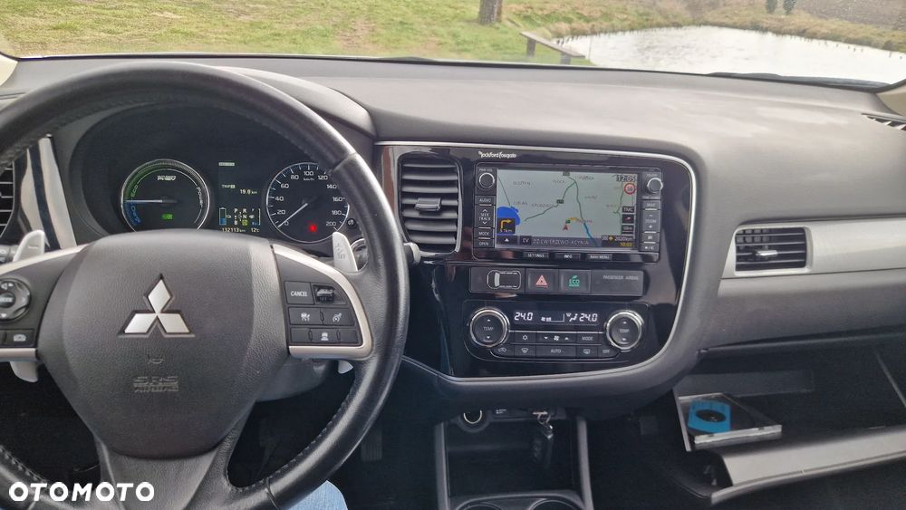 Mitsubishi Outlander 2.0 4WD Top - 21