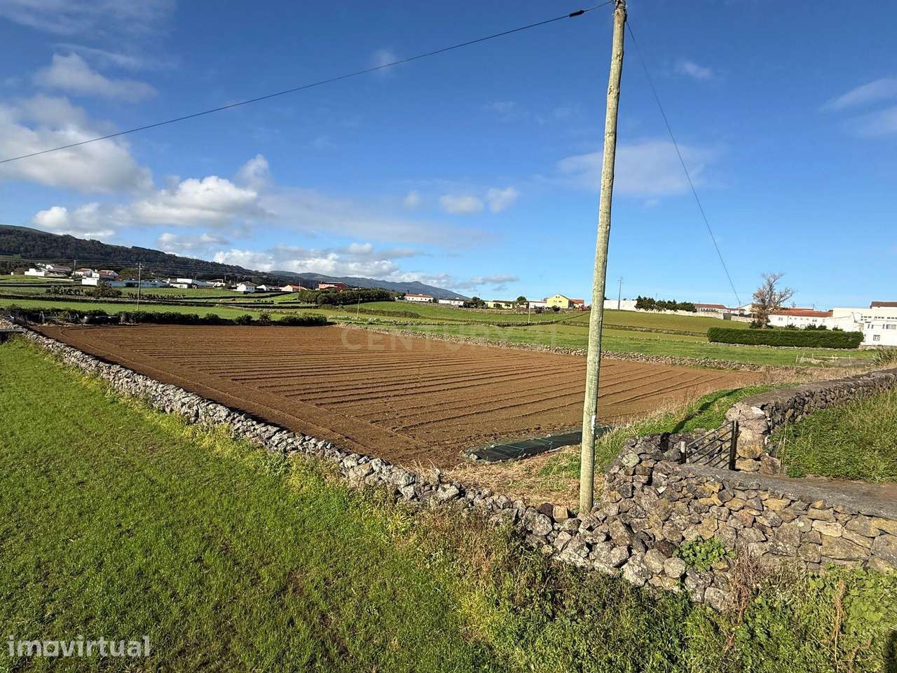 Oportunidade- Terreno ideal para construção de armazém- Praia da Vitór - Grande imagem: 5/6