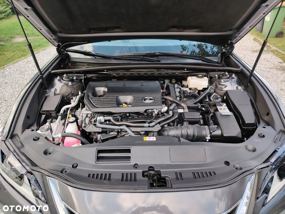 Lexus ES 300h Business Edition - 14