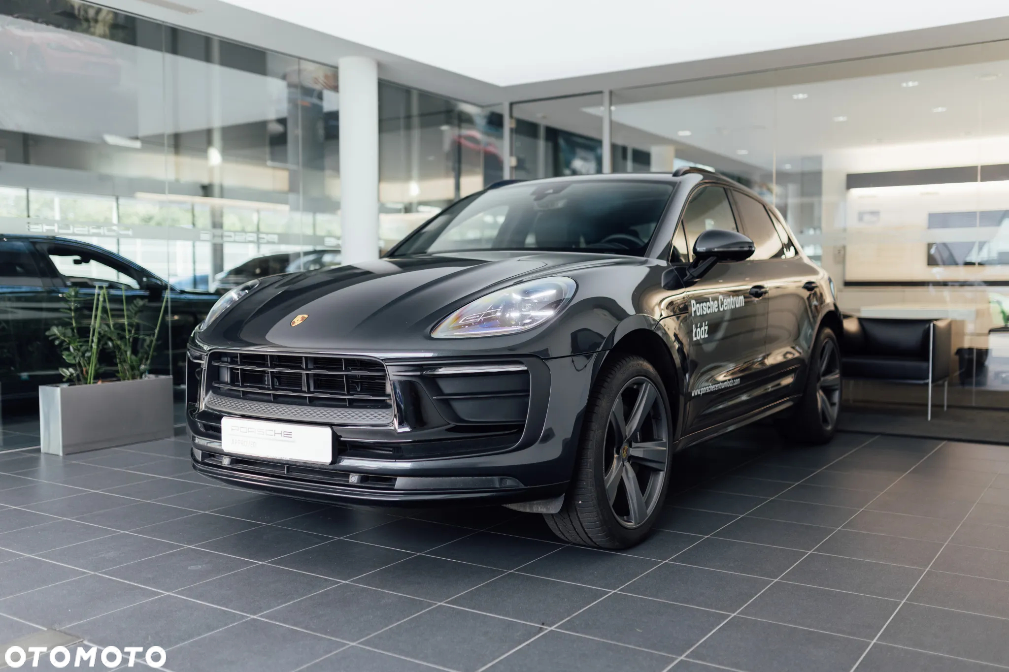 Porsche Macan Standard - 3