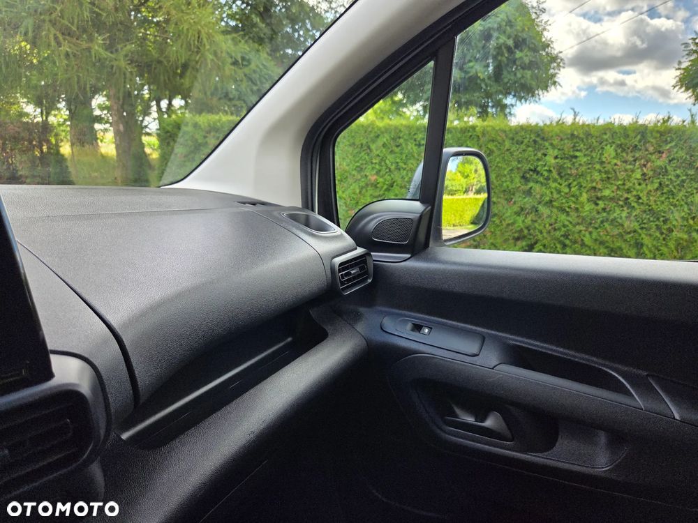 Citroën BERLINGO - 21