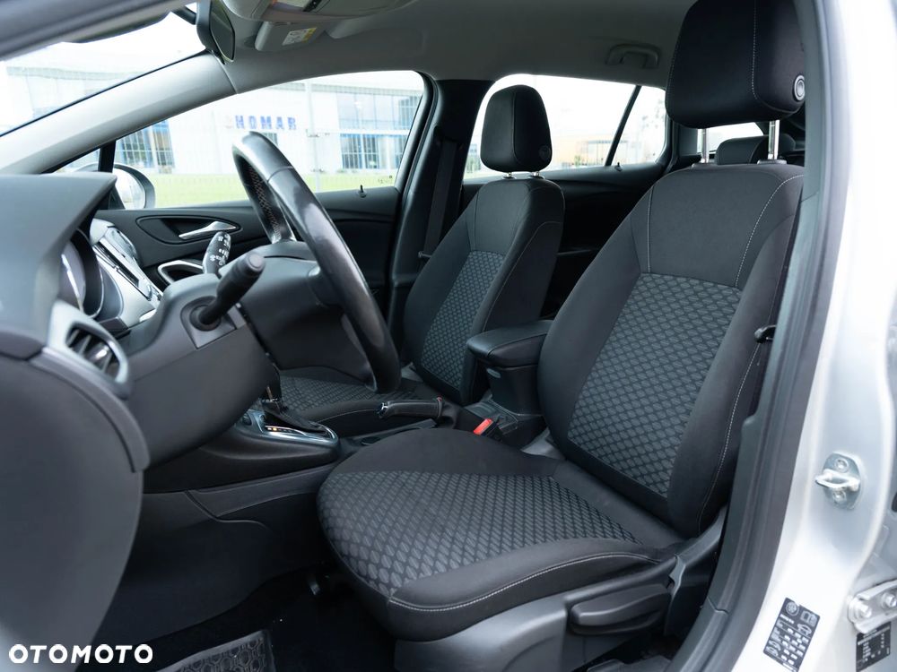 Opel Astra 1.4 T Edition S&S - 16