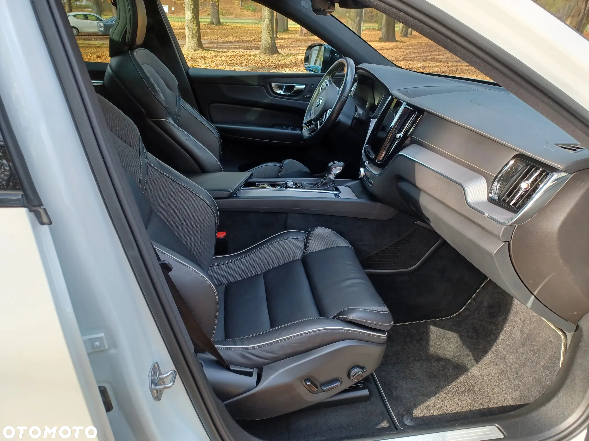 Volvo XC 60 T5 AWD R-Design - 21