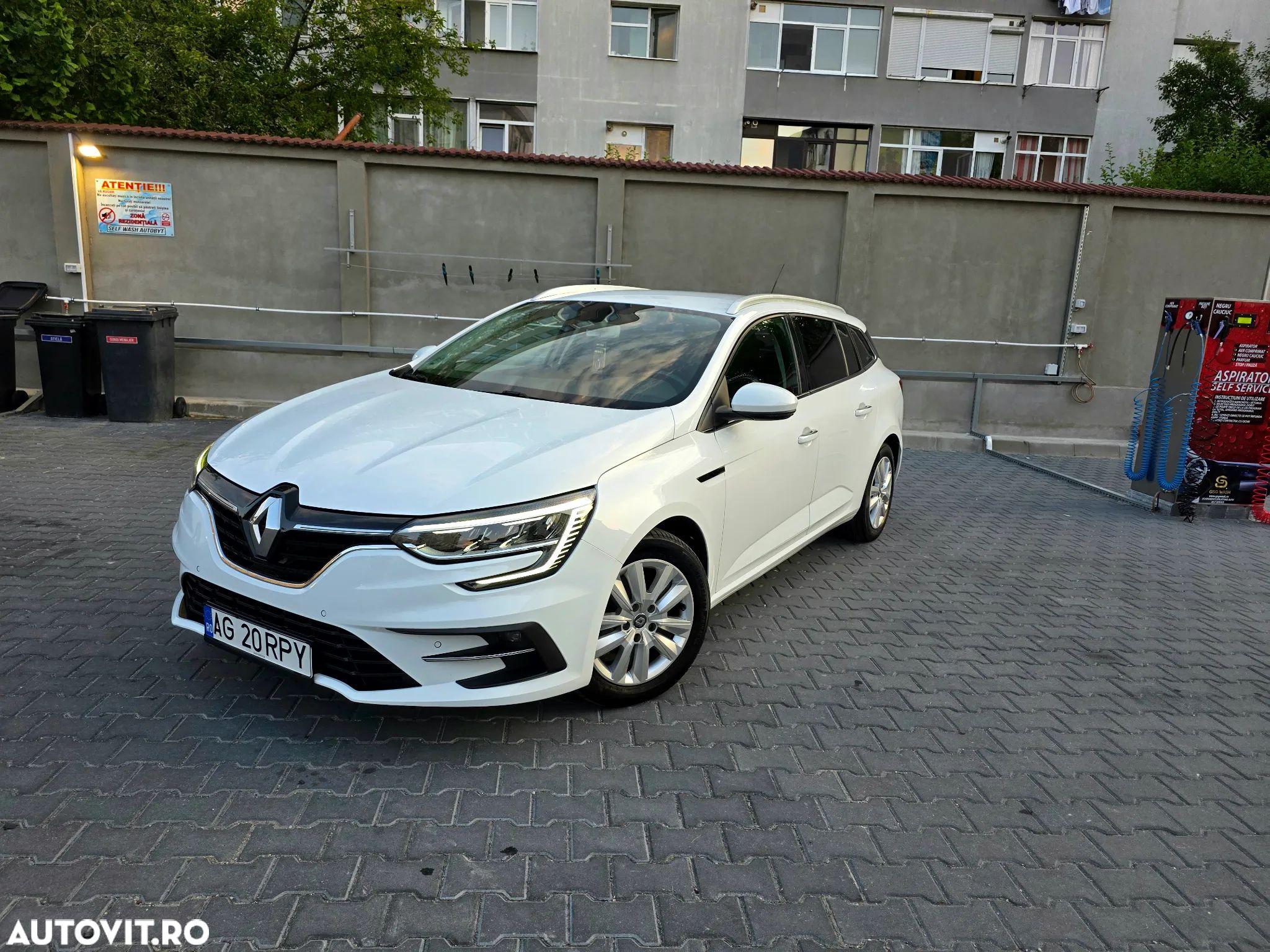 Renault Megane - 1