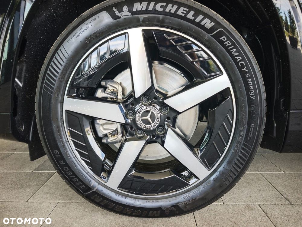 Mercedes-Benz GLB - 8