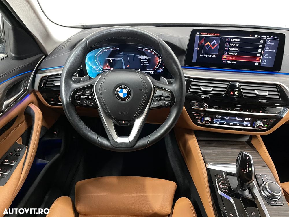 BMW Seria 5 520i Aut. Luxury Line - 7