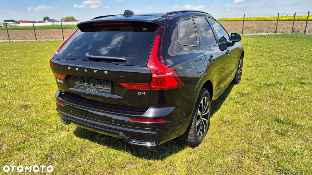 Volvo XC 60 B4 D Plus Dark - 16