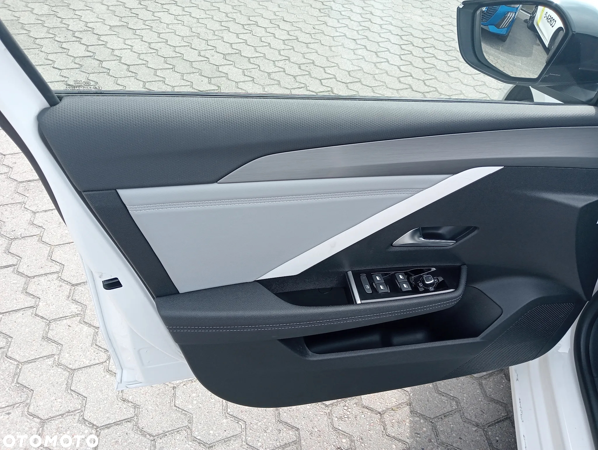 Opel Astra V 1.2 T Elegance S&S - 11