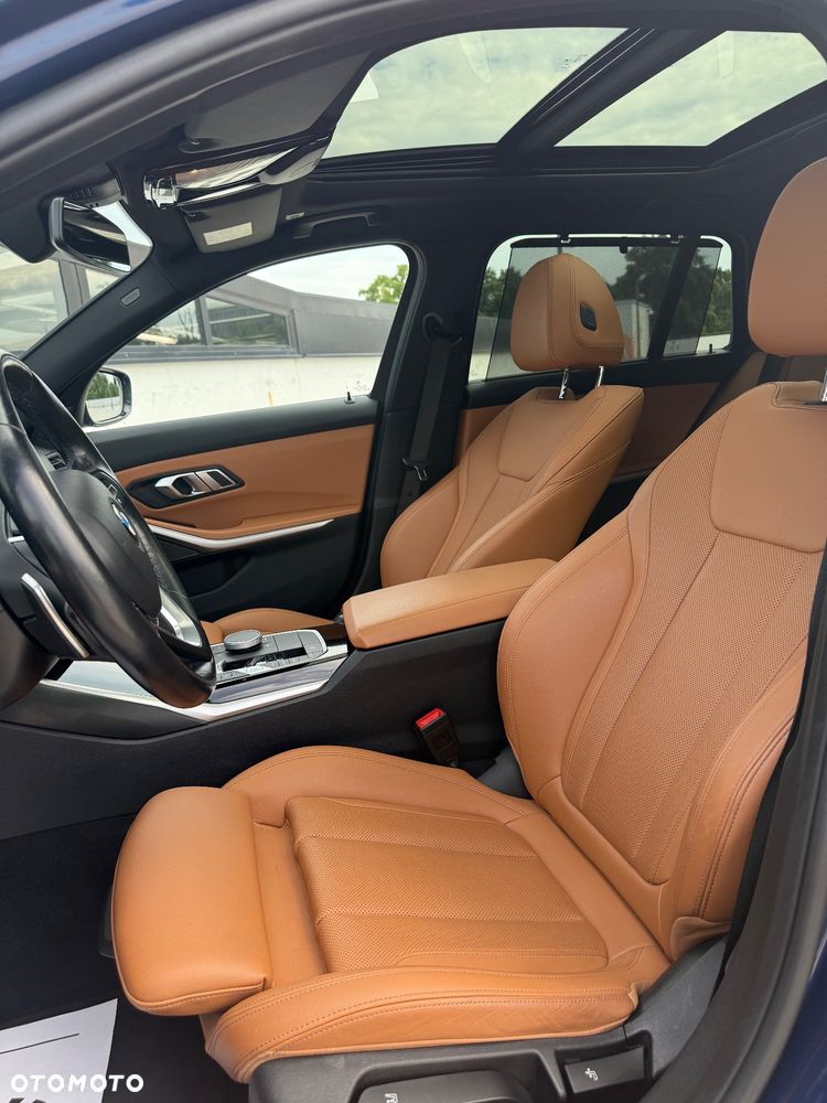 BMW Seria 3 318d Touring M Sport - 28