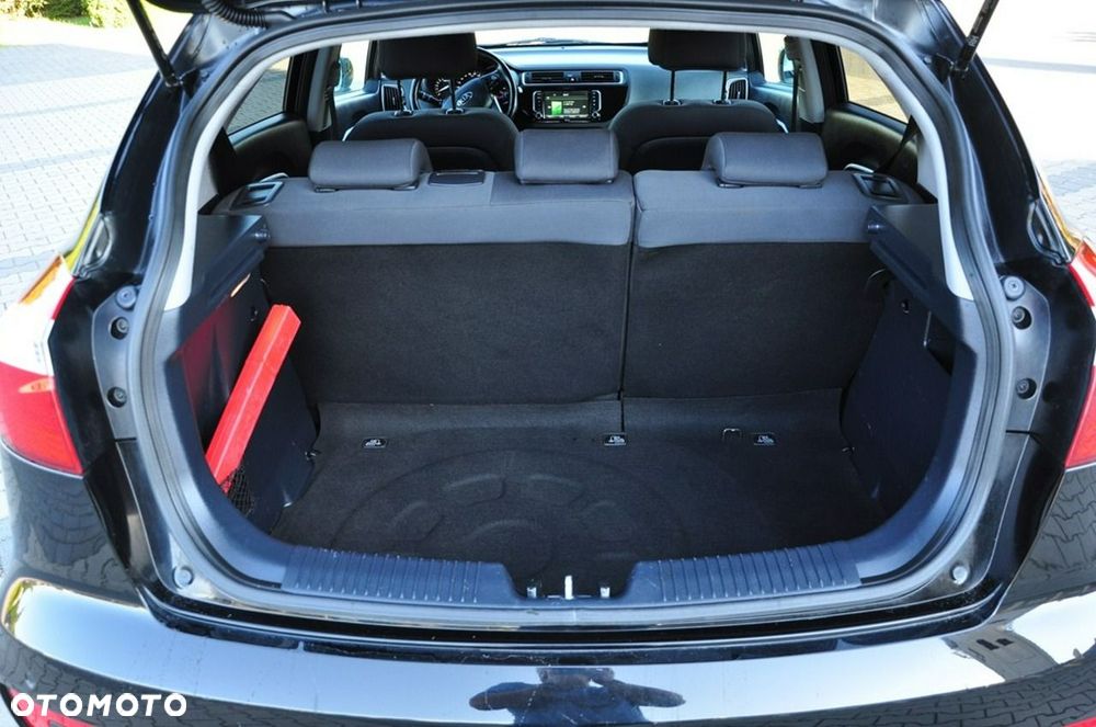 Kia Rio - 25