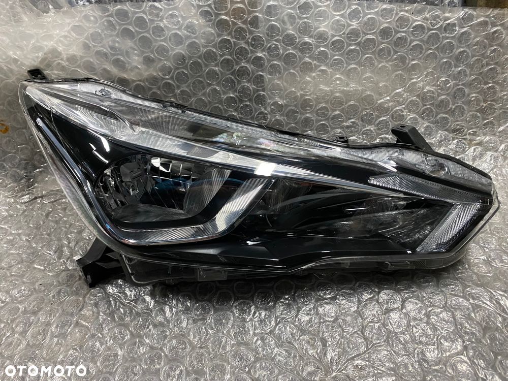 LAMPA PRAWA H7 LED NISSAN MICRA V K14 26010-5FA0A CIEMNA ZE SREBRNYM - 4