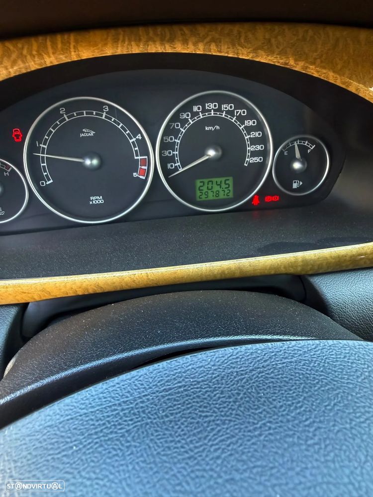 Jaguar X-Type 2.0 Executive - 11