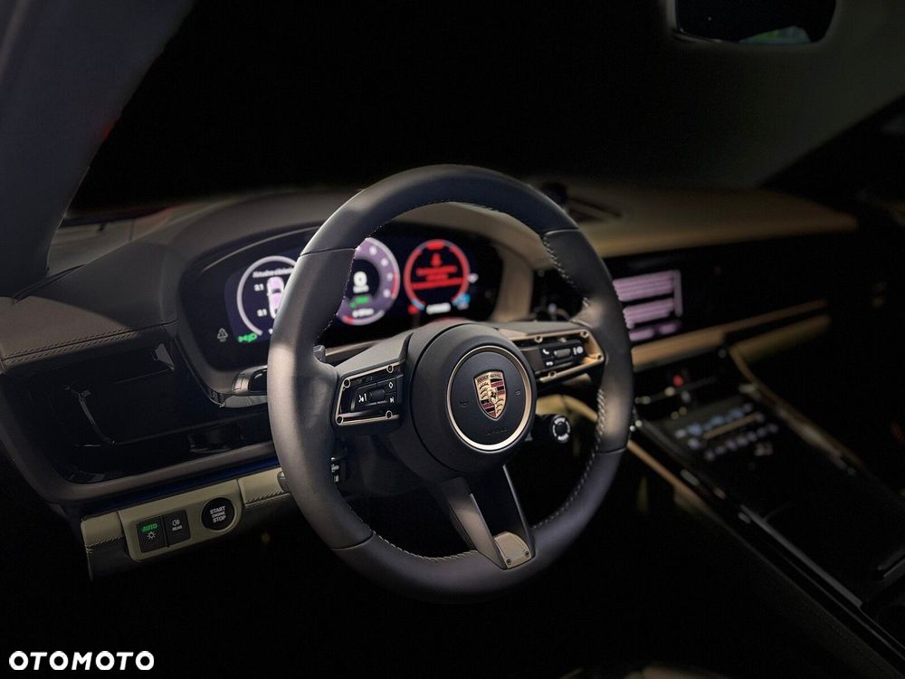 Porsche Panamera - 25
