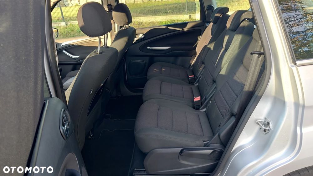 Ford S-Max - 11