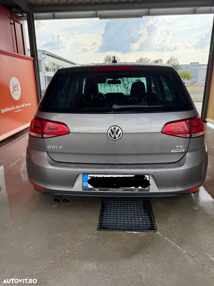 Volkswagen Golf - 5