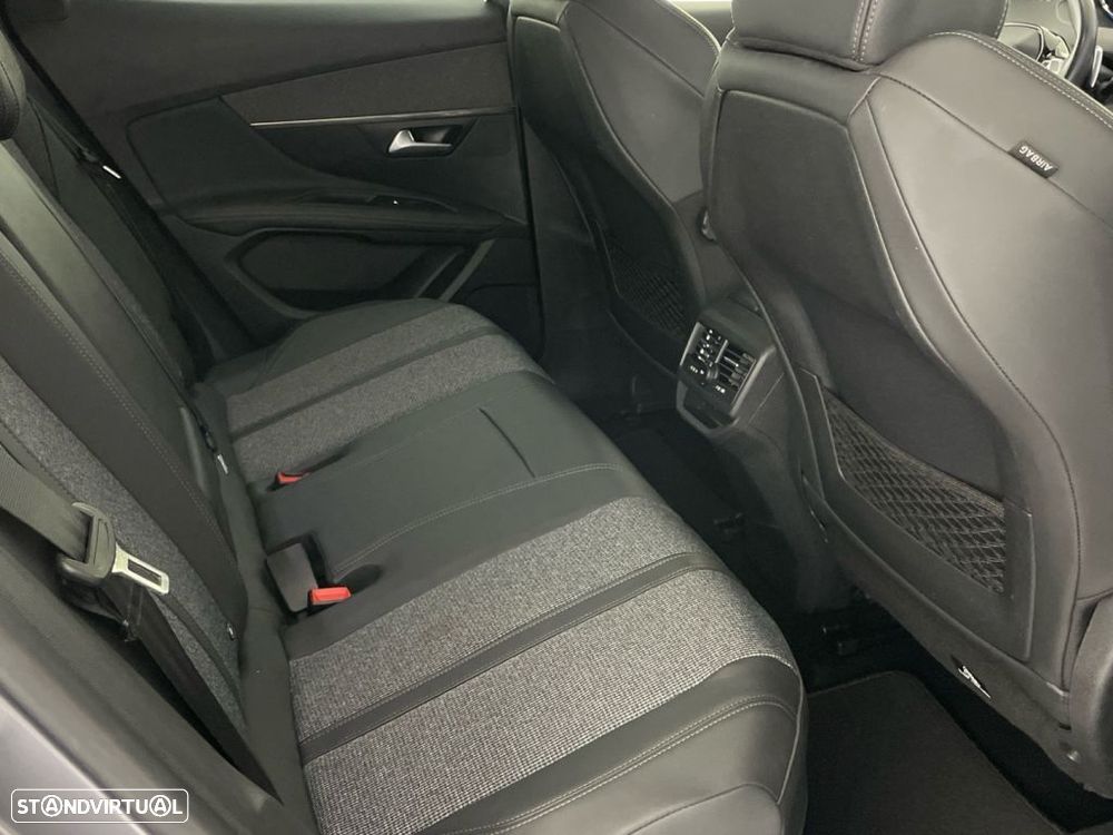 Peugeot 3008 1.6 Hybrid Allure e-EAT8 - 24