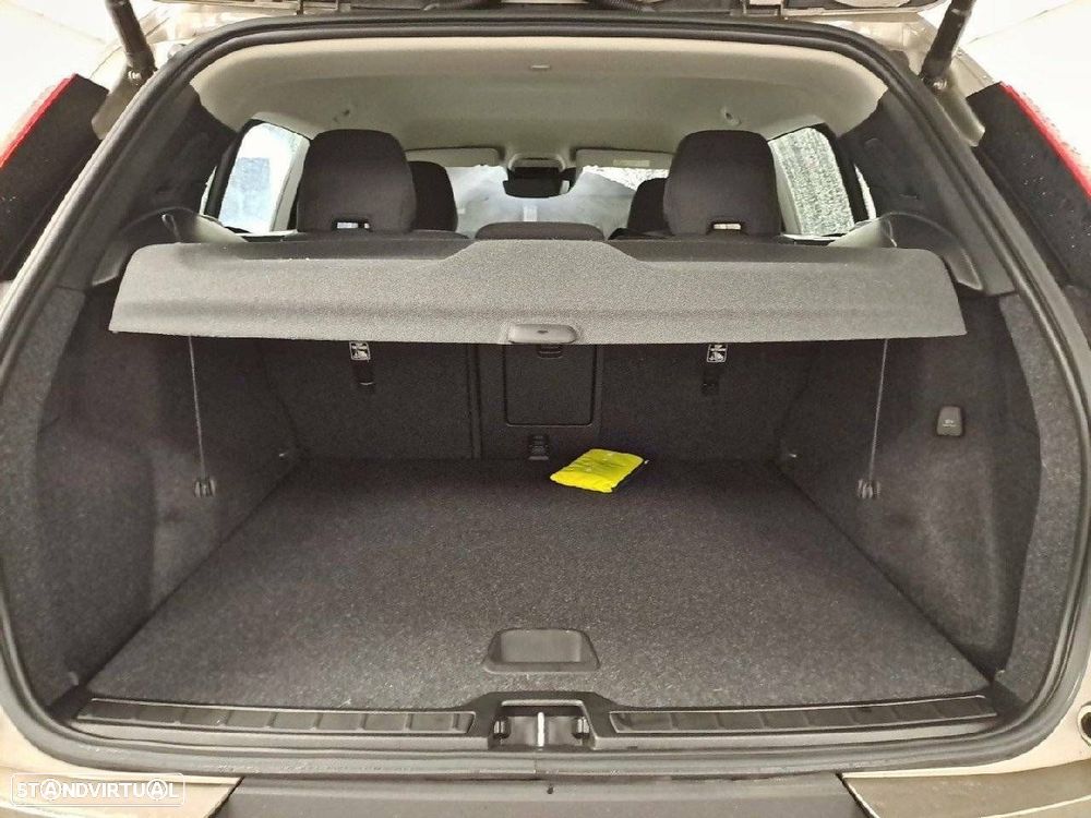 Volvo XC 40 1.5 T2 Momentum Plus Geartronic - 6