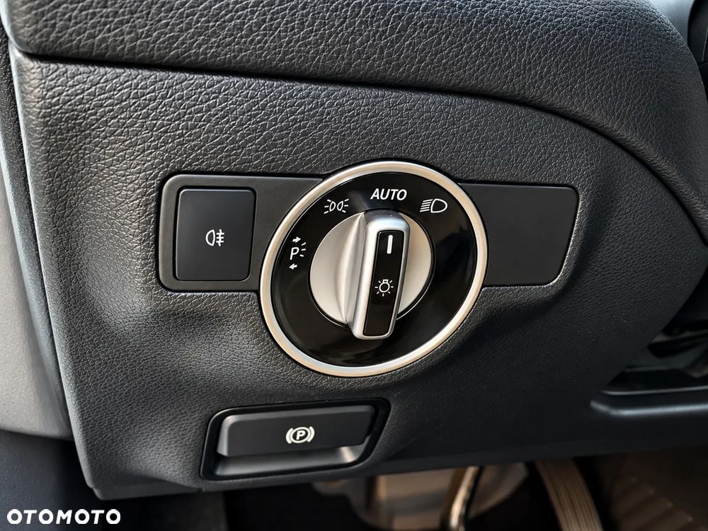 Mercedes-Benz CLA 250 4Matic 7G-DCT AMG Line - 25