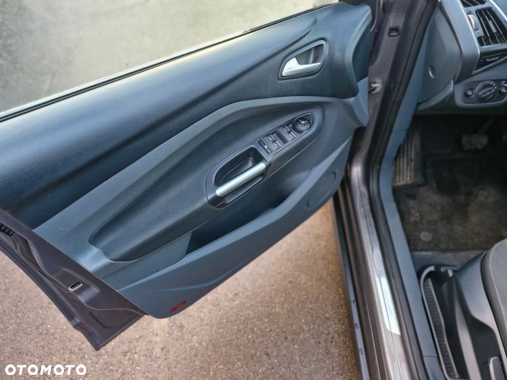 Ford C-MAX 2.0 TDCi Start-Stop-System Titanium - 23